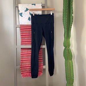 Lululemon 7/8 length zipper side pocket